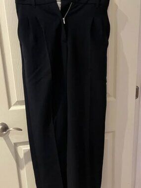 Aritzia effortless black pants size 6